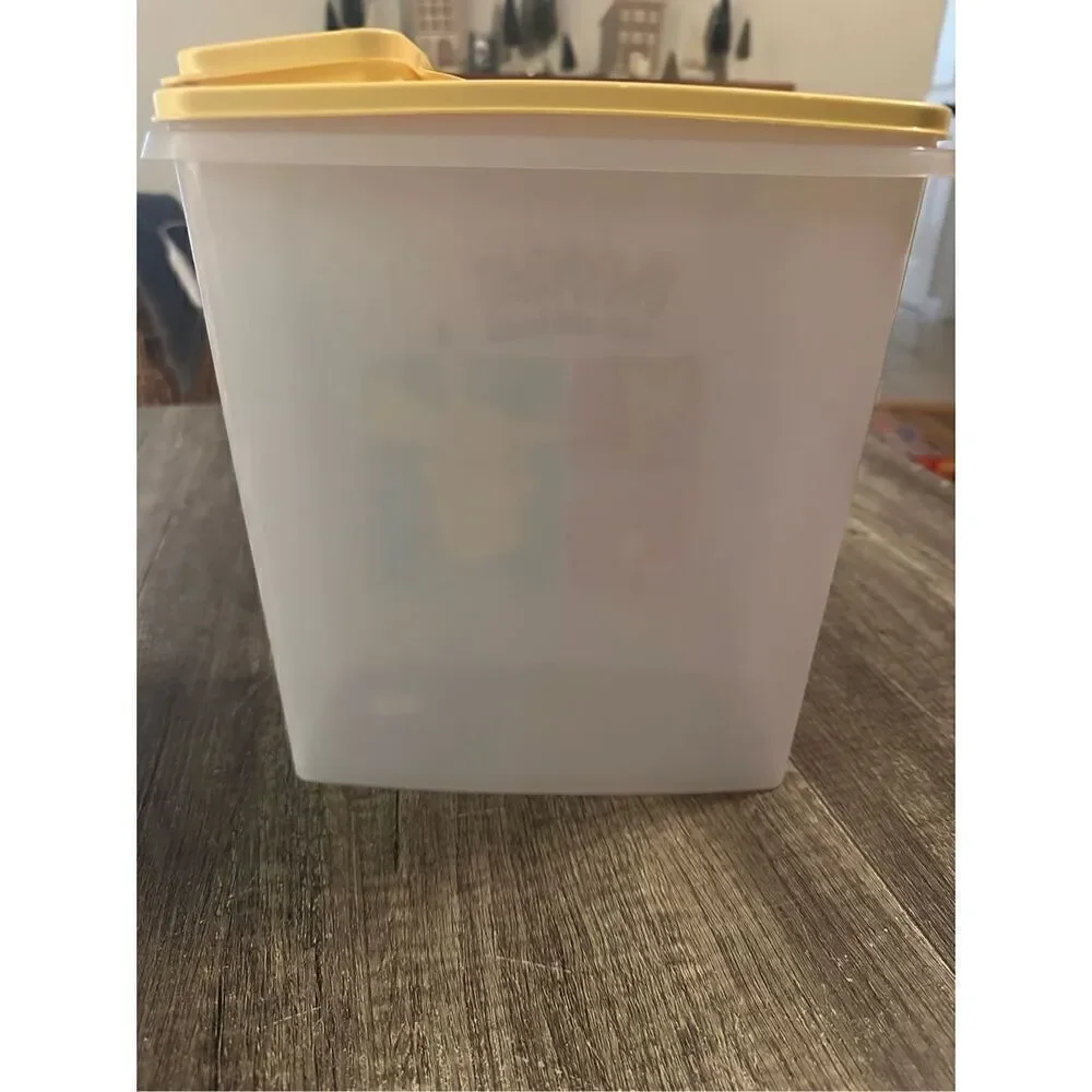 Vintage Pokemon Pikachu Tupperware Cereal Keeper 2 Qt #469-2 Lid